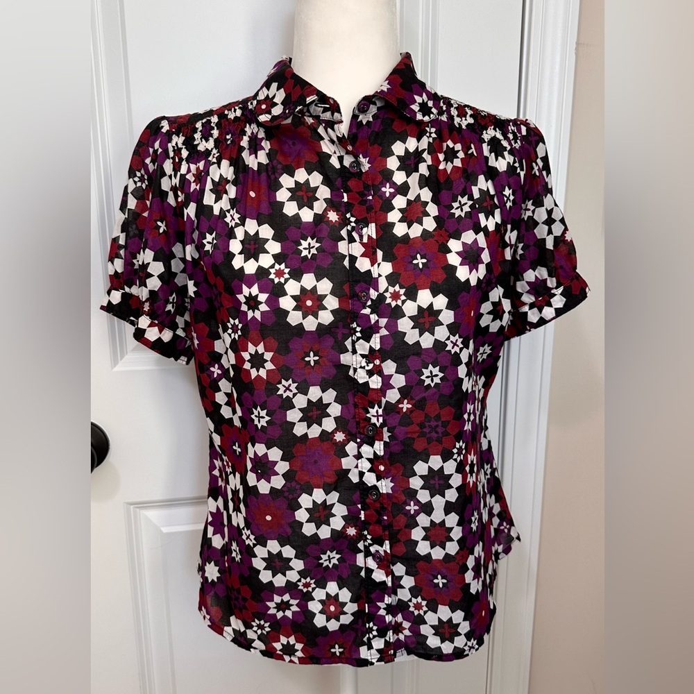 Banana Republic Women’s Short Sleeve Blouse- Size Medium